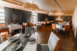 EVE BOUTIQUE LAKEFRONT RESORT 10