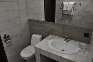 Хостел Full House Hotel & Capsule Hostel. Стандарт двухместный Room 5 2